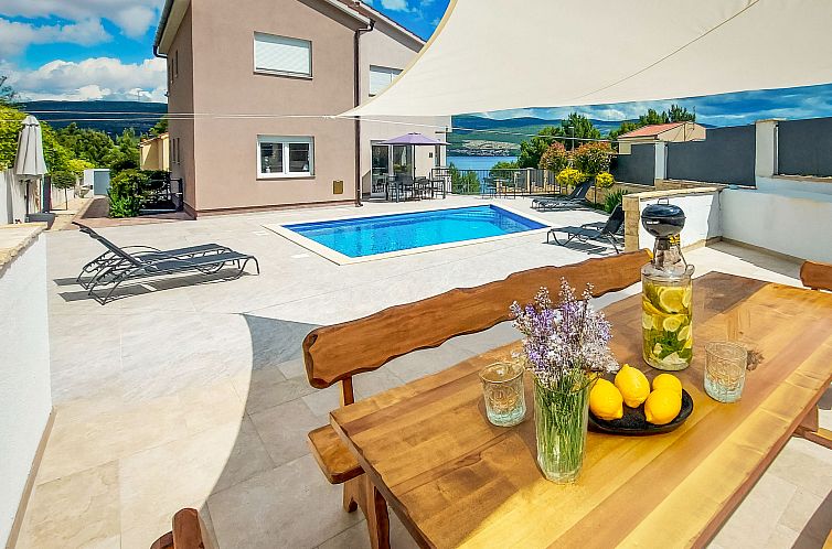 Vakantiehuis Sea Front Villa Lucija