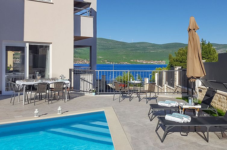 Vakantiehuis Sea Front Villa Lucija