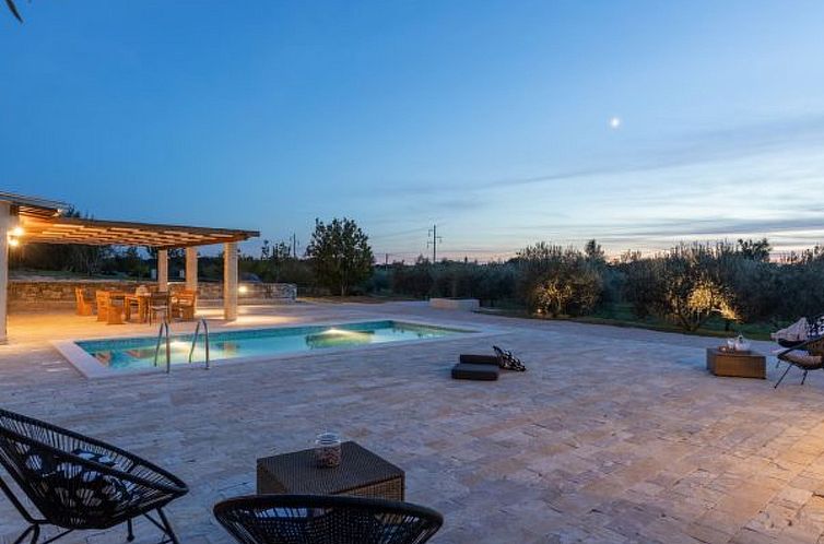 Vakantiehuis Villa Oliveto with pool