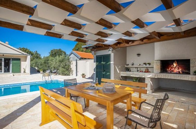 Vakantiehuis Villa Oliveto with pool