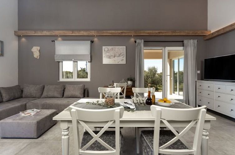 Vakantiehuis Villa Oliveto with pool