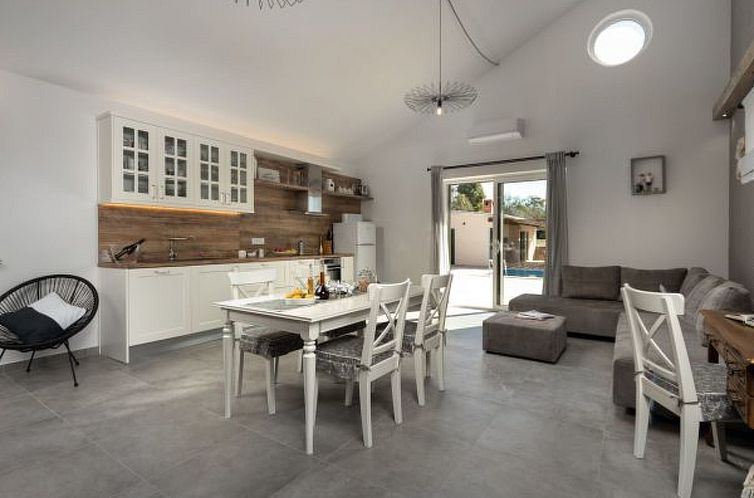Vakantiehuis Villa Oliveto with pool
