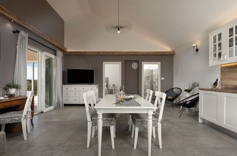 Vakantiehuis Villa Oliveto with pool
