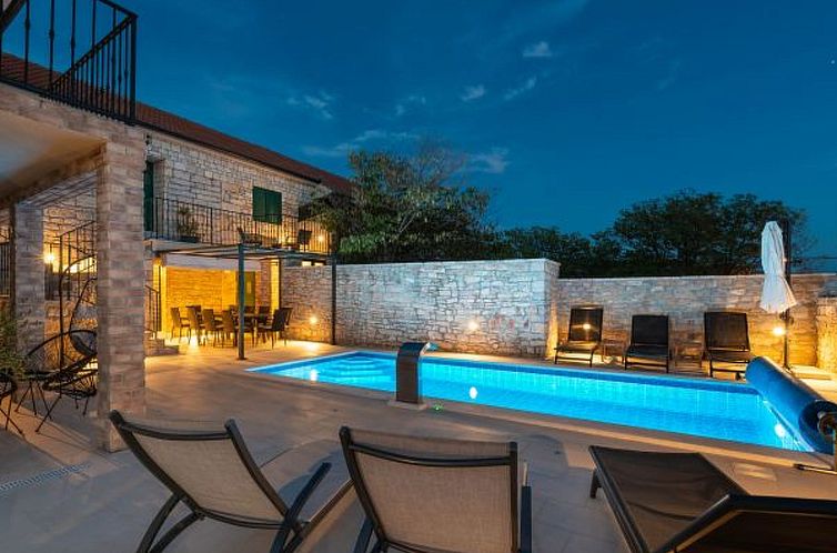 Unterkunft 10339304 - Ferienhaus Dalmatien - Vakantiehuis Villa Didovi snovi with pool