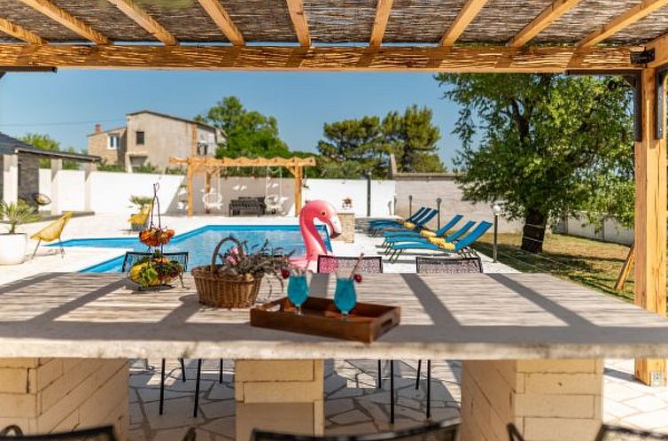 Vakantiehuis Unique Villa V with pool