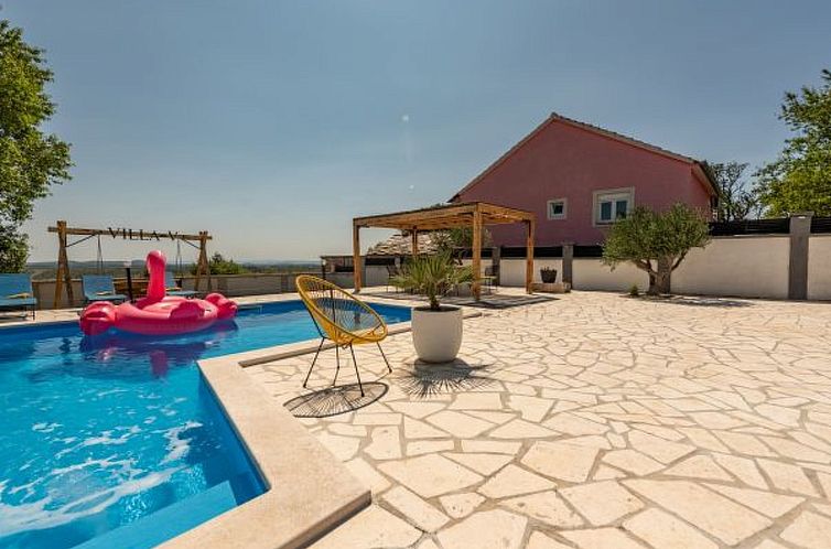 Vakantiehuis Unique Villa V with pool