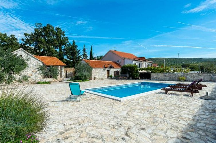 Unterkunft 10339306 - Ferienhaus Dalmatien - Vakantiehuis Country House Irena with pool
