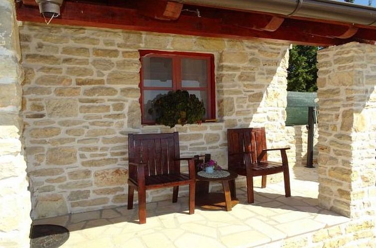 Vakantiehuis Country House Irena with pool