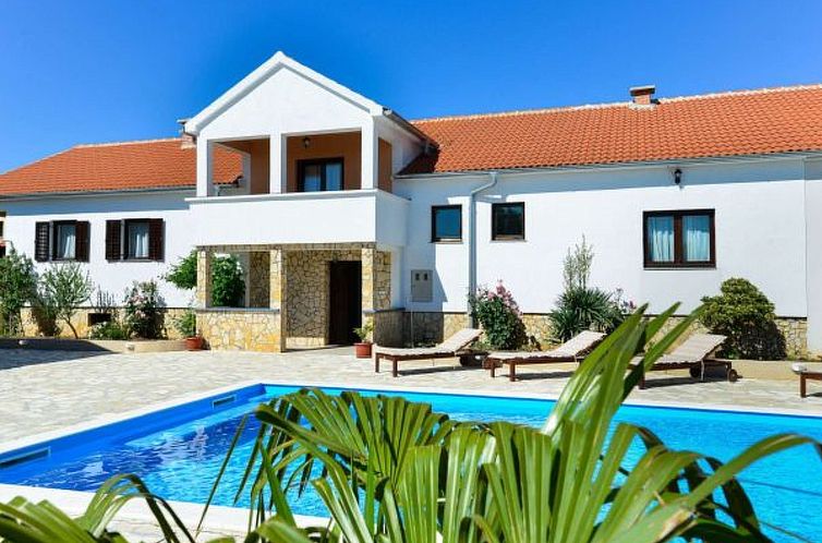 Unterkunft 10339307 - Ferienhaus Dalmatien - Vakantiehuis Villa Marinic with heated pool and entertainmen
