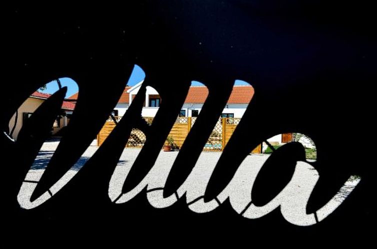 Vakantiehuis Villa Marinic with heated pool and entertainmen