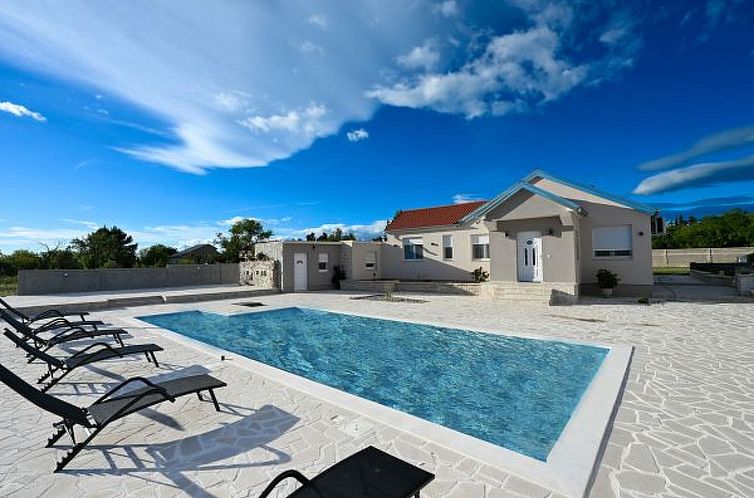 Unterkunft 10339308 - Ferienhaus Dalmatien - Vakantiehuis Holiday Home Marija with pool