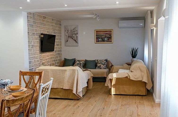 Vakantiehuis Holiday Home Marija with pool