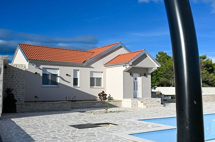 Vakantiehuis Holiday Home Marija with pool