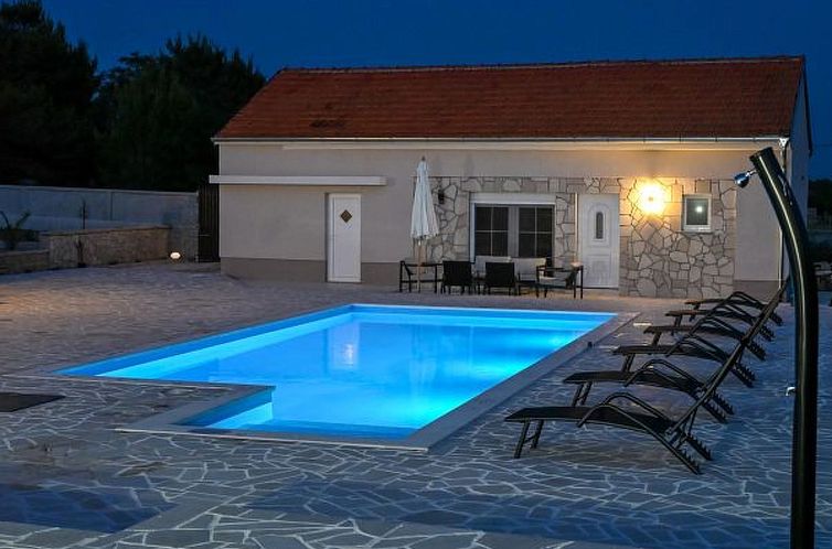 Vakantiehuis Holiday Home Marija with pool