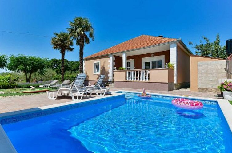 Unterkunft 10339309 - Ferienhaus Dalmatien - Vakantiehuis Holiday House Meri with pool