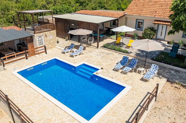 Vakantiehuis Holiday Home Burgija
