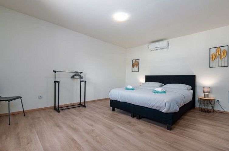 Vakantiehuis Holiday Home Burgija