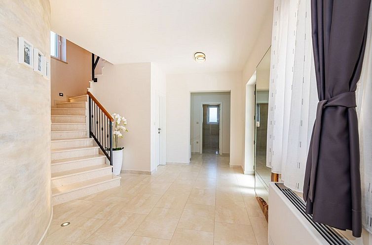 Vakantiehuis Dalmatinische Villa "Bocagnazzo" mit Pool