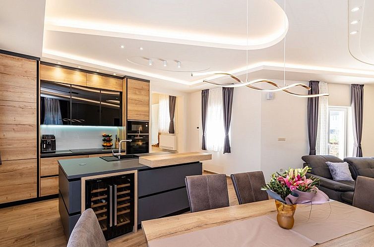 Vakantiehuis Dalmatinische Villa "Bocagnazzo" mit Pool