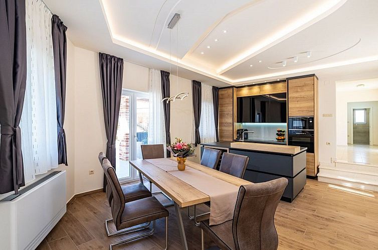 Vakantiehuis Dalmatinische Villa "Bocagnazzo" mit Pool