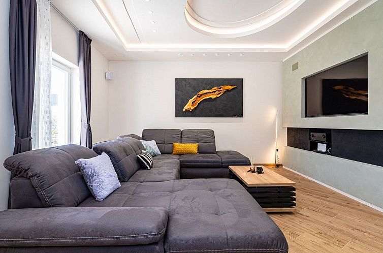 Vakantiehuis Dalmatinische Villa "Bocagnazzo" mit Pool