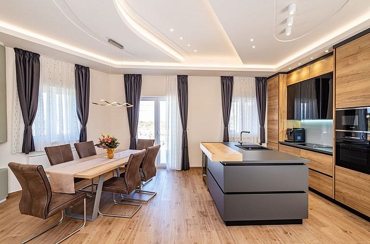 Vakantiehuis Dalmatinische Villa "Bocagnazzo" mit Pool