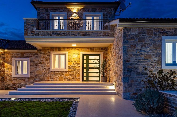 Vakantiehuis Dalmatinische Villa "Bocagnazzo" mit Pool