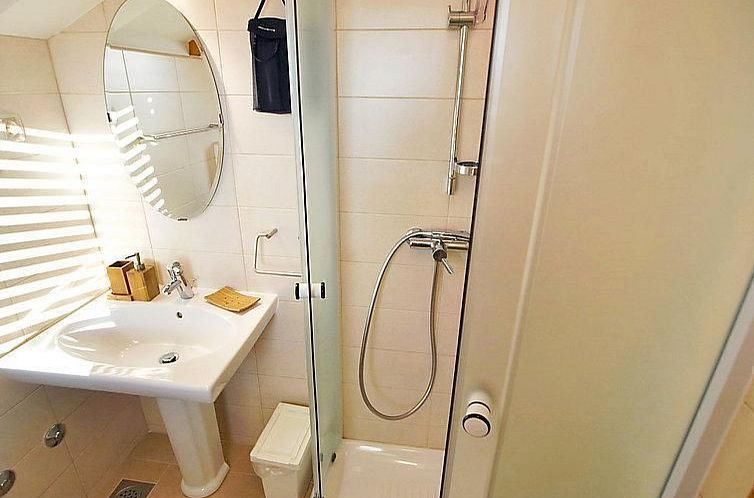 Appartement Große Ferienwohnung in Zadar mit Privatem Balko