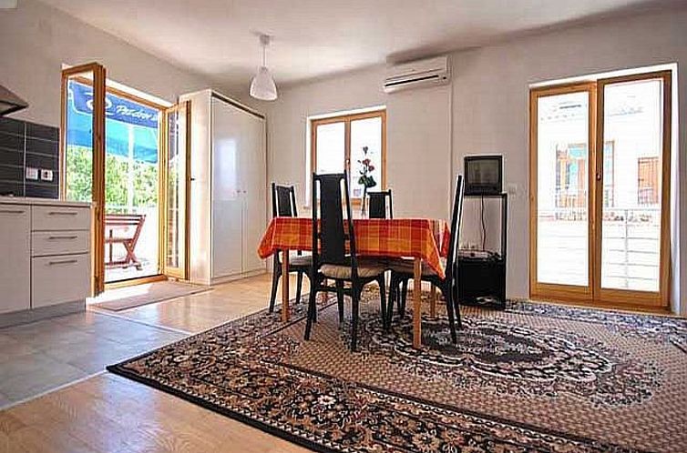 Appartement mit Terrasse