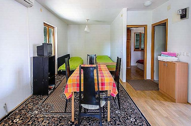 Appartement mit Terrasse