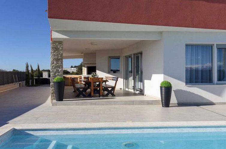 Vakantiehuis Villa Amfora with heated pool, wellness and ten