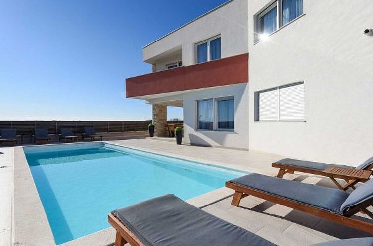Vakantiehuis Villa Amfora with heated pool, wellness and ten