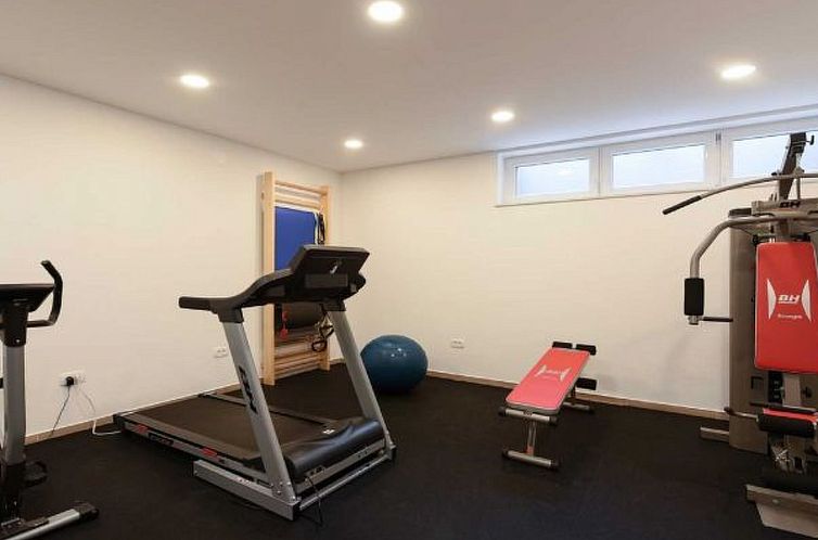 Vakantiehuis Villa Amfora with heated pool, wellness and ten