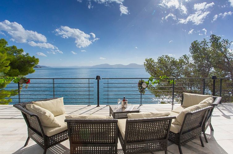 Vakantiehuis Villa Puntien am Meer mit privatem Pool