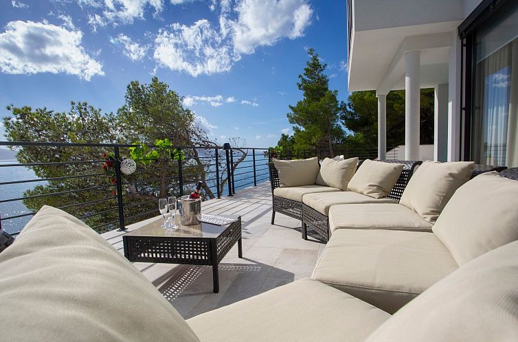 Vakantiehuis Villa Puntien am Meer mit privatem Pool