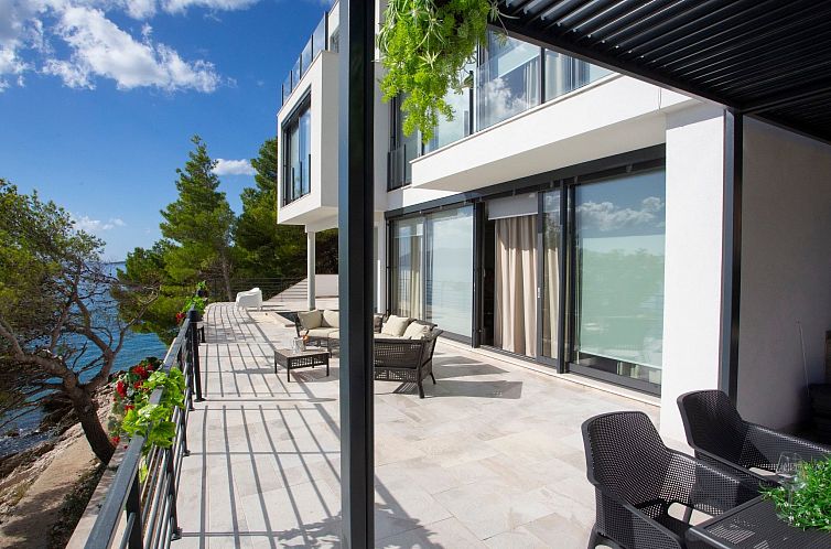 Vakantiehuis Villa Puntien am Meer mit privatem Pool