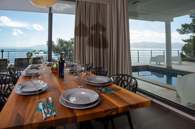 Vakantiehuis Villa Puntien am Meer mit privatem Pool