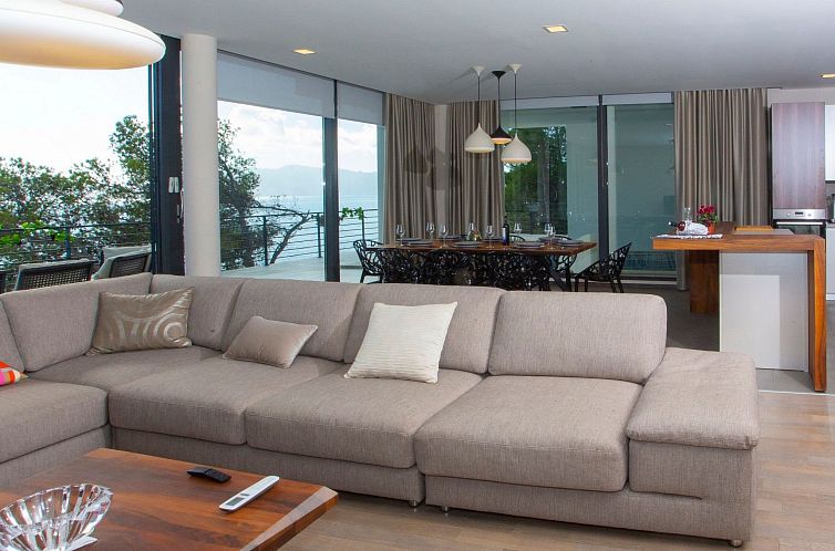 Vakantiehuis Villa Puntien am Meer mit privatem Pool