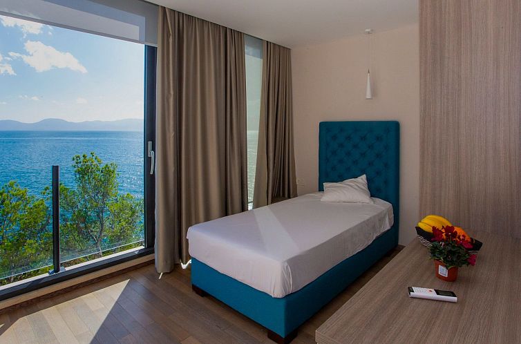 Vakantiehuis Villa Puntien am Meer mit privatem Pool