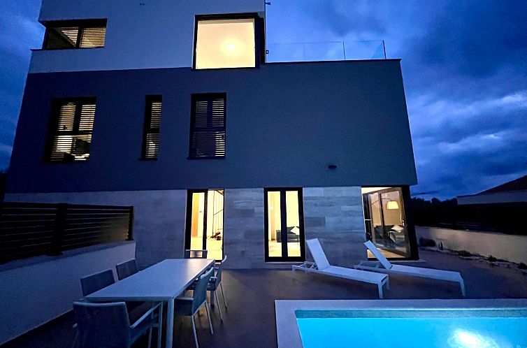 Vakantiehuis Oase mit Meerblick - Zadar Villa & Spa