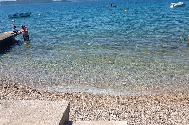 Vakantiehuis Gartenvilla am Meer Kožino