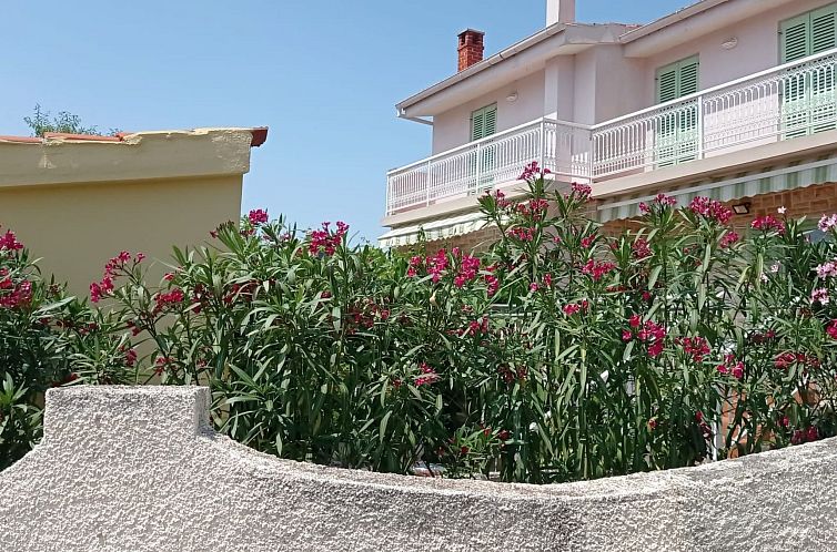 Vakantiehuis Gartenvilla am Meer Kožino