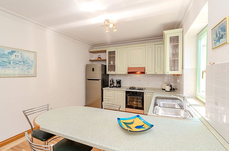 Vakantiehuis Gartenvilla am Meer Kožino