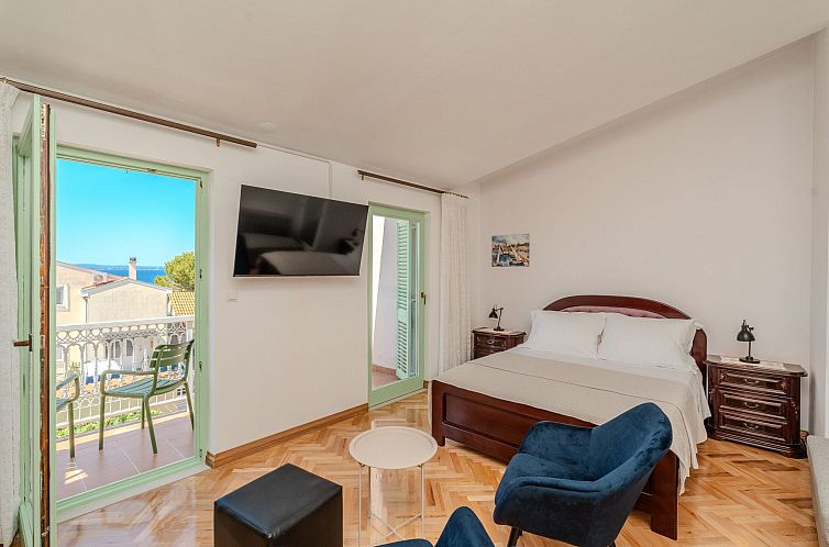 Vakantiehuis Gartenvilla am Meer Kožino