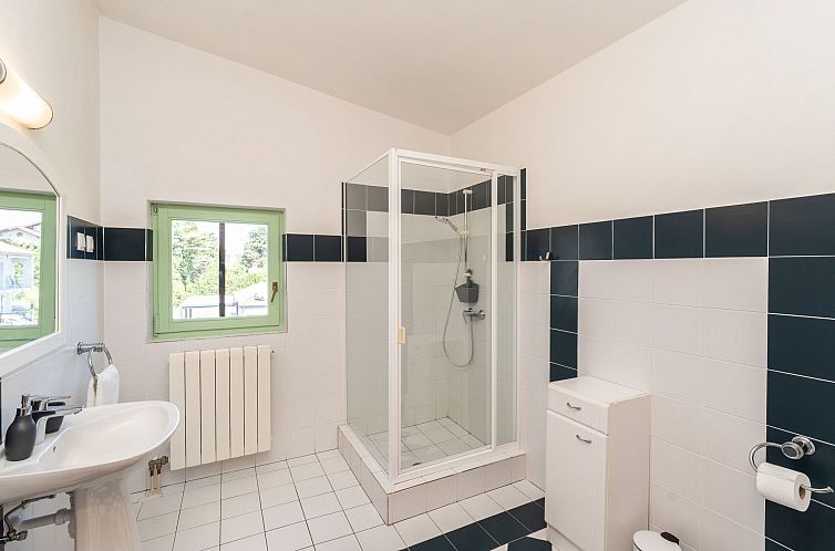 Vakantiehuis Gartenvilla am Meer Kožino