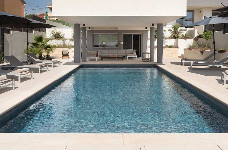 Vakantiehuis Villa La Tina in Petrcane, Dalmatien