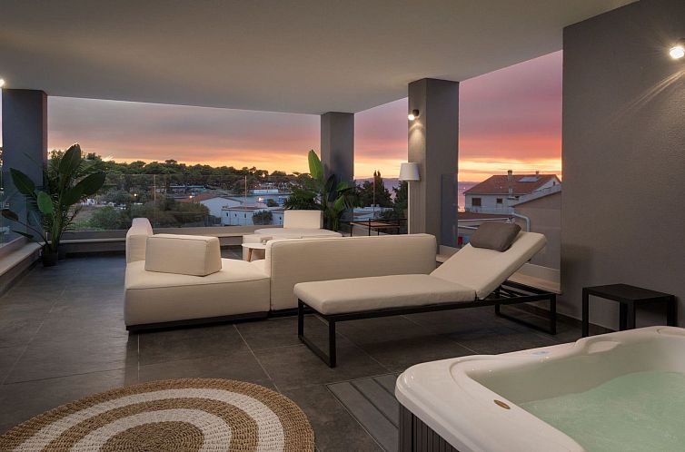 Vakantiehuis Villa La Tina in Petrcane, Dalmatien