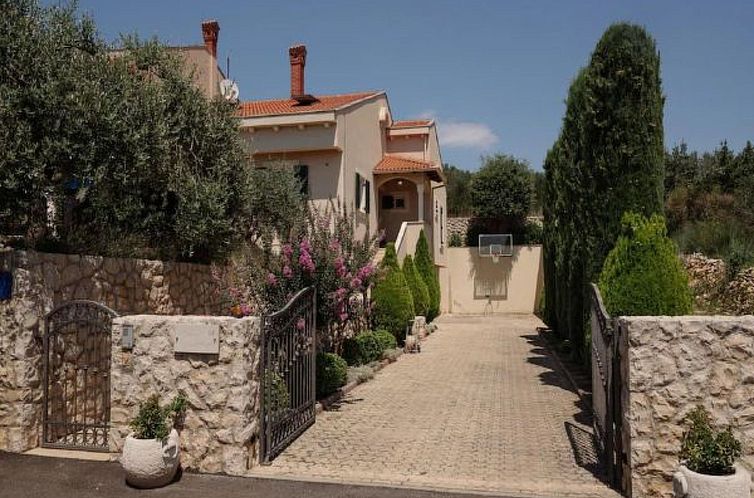 Vakantiehuis Magnificent Villa Clara with big pool
