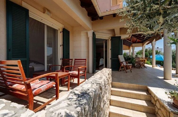 Vakantiehuis Magnificent Villa Clara with big pool