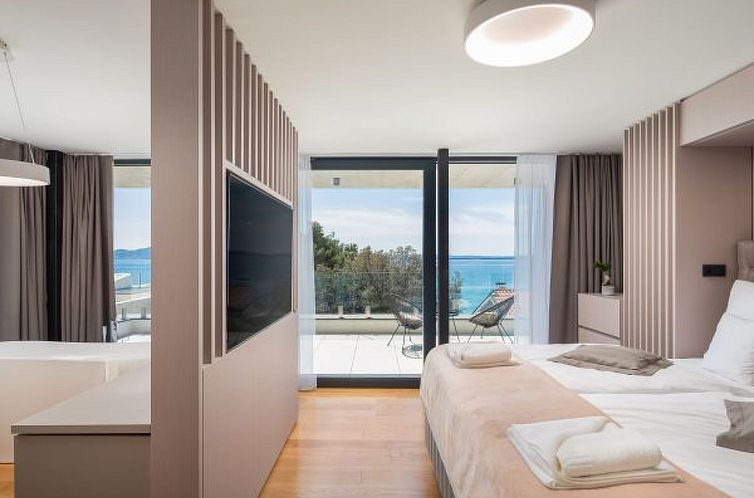 Vakantiehuis Villa Acacia with heated pool